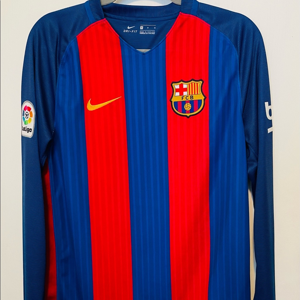2016/17 home long sleeve Barcelona Andres Iniesta jersey, Mens medium